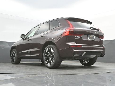 New 2026 Volvo XC60 B5 Plus AWD/4WD image 31