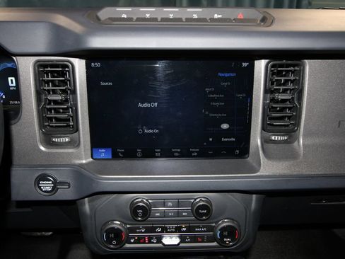 Used 2025 Ford Bronco Badlands AWD/4WD image 14