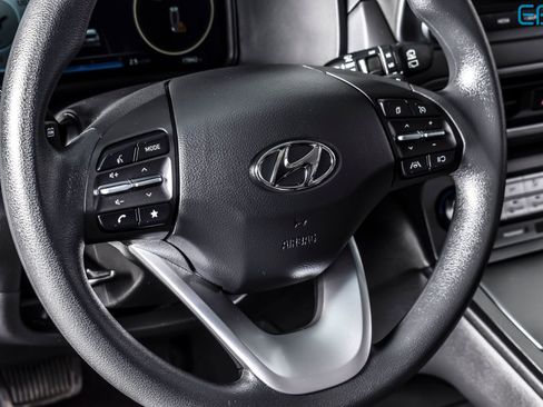 Used 2023 Hyundai Kona SE FWD image 18