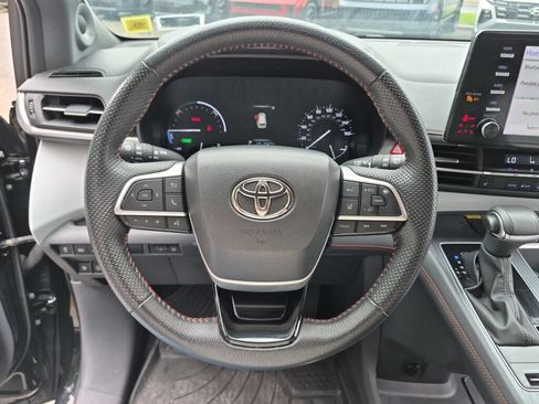 Used 2023 Toyota Sienna XSE w/ XSE Plus Package AWD/4WD image 18