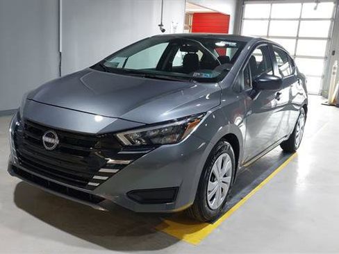 Used 2025 Nissan Versa S w/ Trunk Package FWD image 18