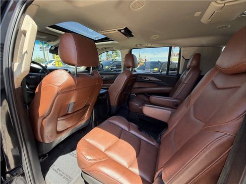 Used 2019 Cadillac Escalade ESV Premium Luxury AWD/4WD image 25