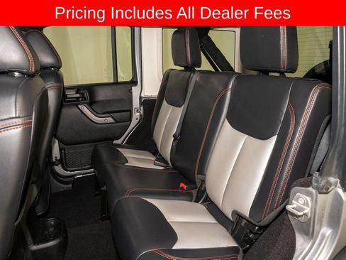 Used 2018 Jeep Wrangler Unlimited Sport S AWD/4WD image 7