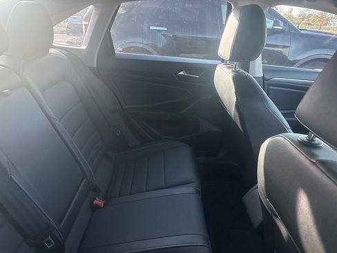 Used 2024 Volkswagen Jetta SE image 11