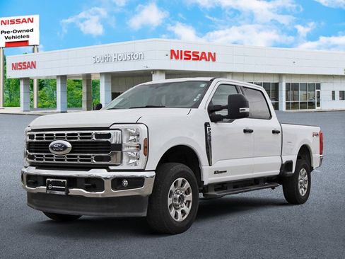 Used 2024 Ford F250 XLT w/ FX4 Off-Road Package image 2