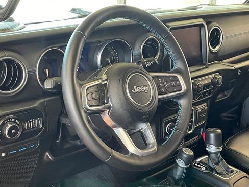 Used 2022 Jeep Wrangler Unlimited Rubicon 4xe w/ Cold Weather Group AWD/4WD image 13