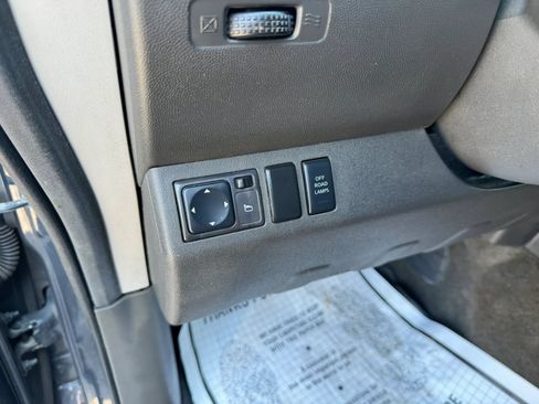 Used 2011 Nissan Xterra PRO-4X w/ Pro-4x Leather Pkg AWD/4WD image 16