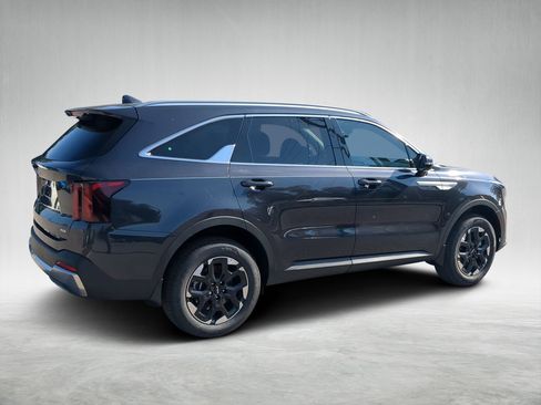 New 2026 Kia Sorento S image 3