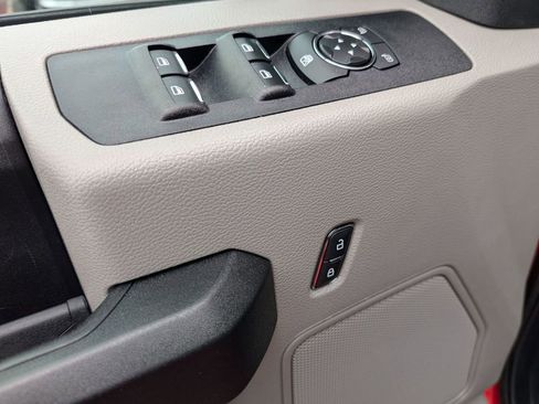 Used 2021 Ford F250 XL w/ Power Equipment Group image 23