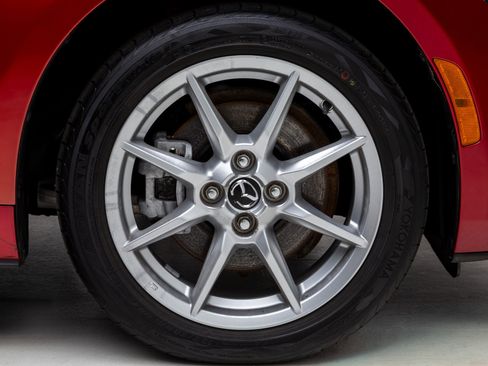 Used 2016 MAZDA MX-5 Miata Sport image 18