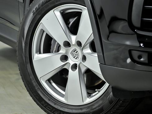 Used 2023 Porsche Cayenne AWD/4WD image 4
