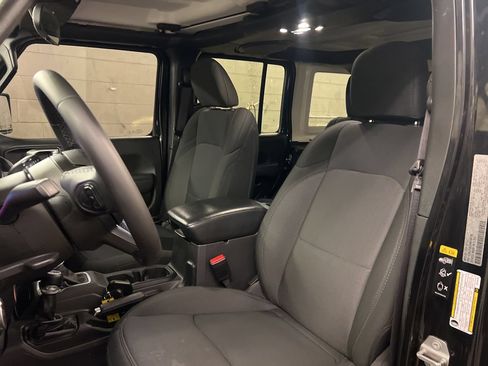 Used 2022 Jeep Wrangler Unlimited Sport AWD/4WD image 12