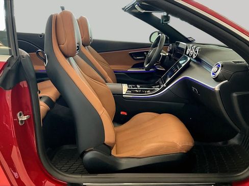 Used 2025 Mercedes-Benz CLE 450 4MATIC Cabriolet image 8