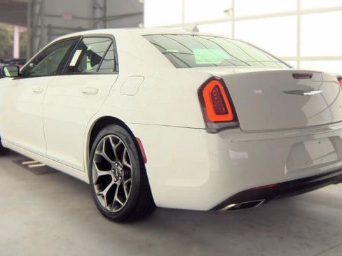 Used 2018 Chrysler 300 Touring w/ Sport Appearance Package RWD image 4