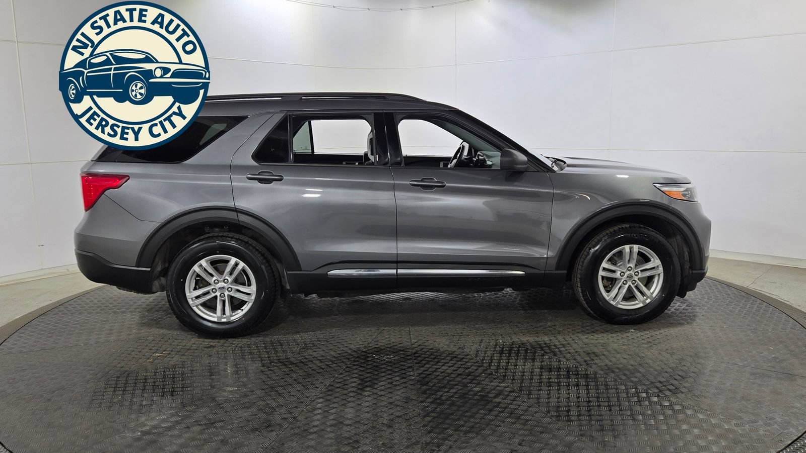 Used 2022 Ford Explorer XLT AWD/4WD image 14