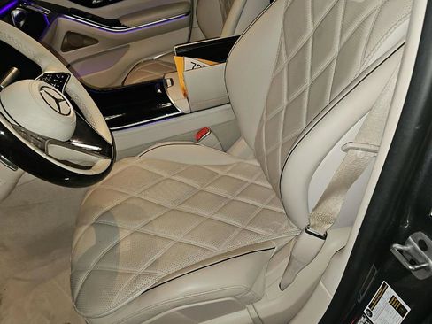 Used 2024 Mercedes-Benz Maybach S 580 4MATIC image 7