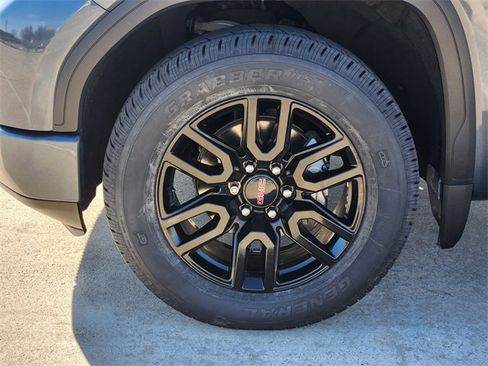 Used 2022 GMC Sierra 1500 Elevation w/ Preferred Package image 10