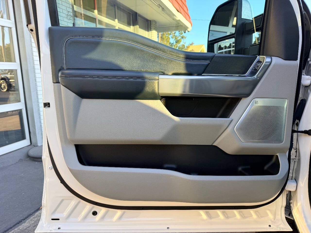 Used 2024 Ford F350 Limited w/ FX4 Off-Road Package AWD/4WD image 18