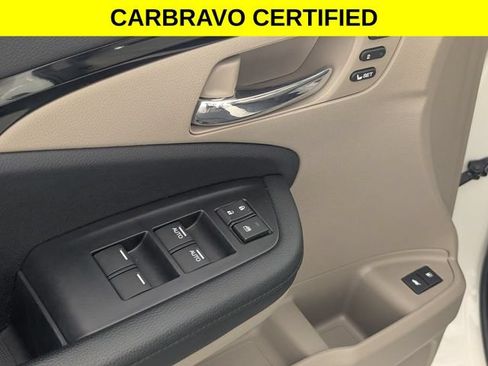 Used 2019 Honda Pilot Touring image 11