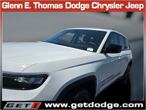 Used 2023 Jeep Grand Cherokee Limited w/ Black Appearance Package RWD image 4