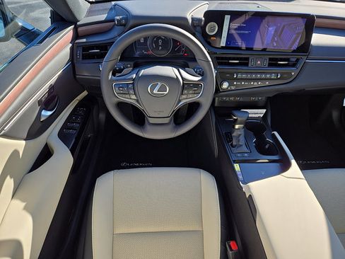 New 2025 Lexus ES 300h w/ Premium Package image 7