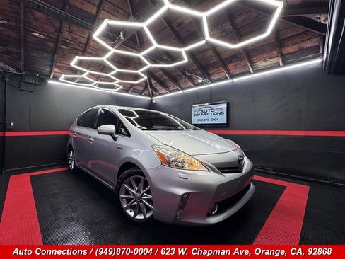 Used 2014 Toyota Prius V Five FWD image 1