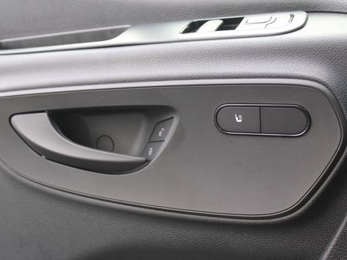 Used 2023 Mercedes-Benz Sprinter 4500 image 21