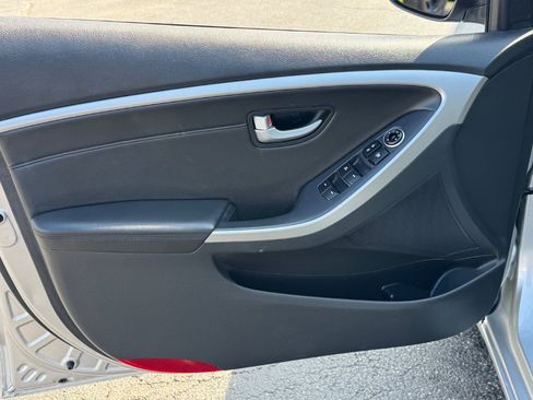 Used 2014 Hyundai Elantra GT w/ Option Group 03 FWD image 13