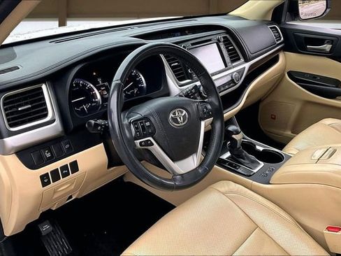Used 2016 Toyota Highlander Limited image 14