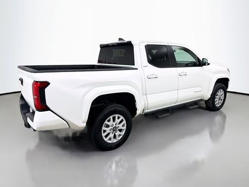 Used 2025 Toyota Tacoma SR5 image 7