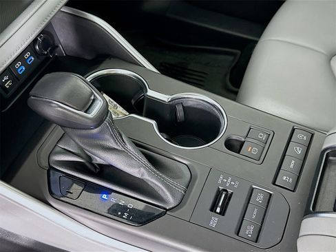 Used 2022 Toyota Highlander XLE image 17