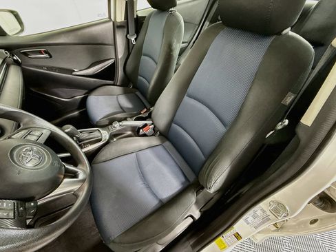 Used 2017 Toyota Yaris iA FWD image 5