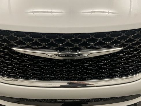 Used 2021 Chrysler Pacifica Limited AWD/4WD image 26