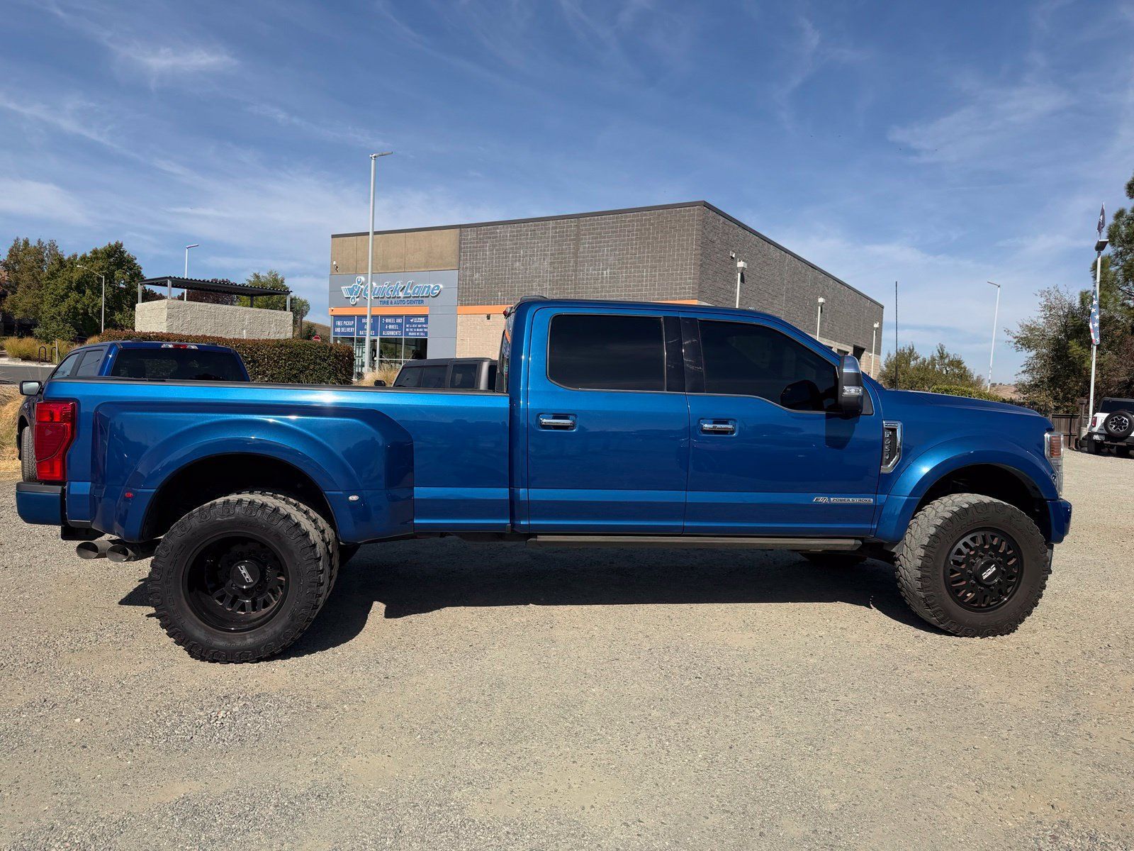 Used 2022 Ford F450 Platinum w/ FX4 Off-Road Package AWD/4WD image 6