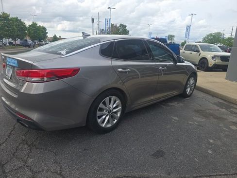 Used 2018 Kia Optima EX FWD image 3