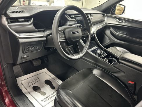 Used 2023 Jeep Grand Cherokee L Laredo AWD/4WD image 11