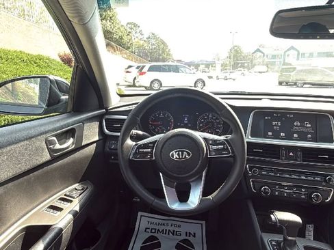 Used 2020 Kia Optima SE image 16