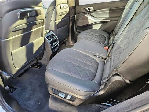 Used 2023 BMW X7 xDrive40i w/ Premium Package image 19