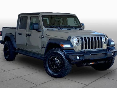 Used 2020 Jeep Gladiator Sport w/ Quick Order Package 24S AWD/4WD image 3