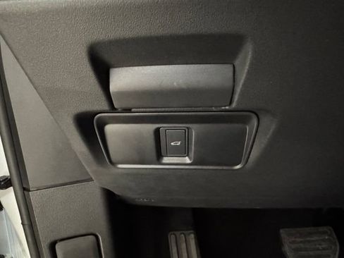 Used 2024 Land Rover Range Rover Evoque S image 10