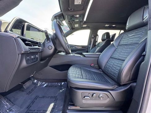 Certified 2024 Cadillac Escalade ESV Sport Platinum w/ LPO, ONYX Package image 21