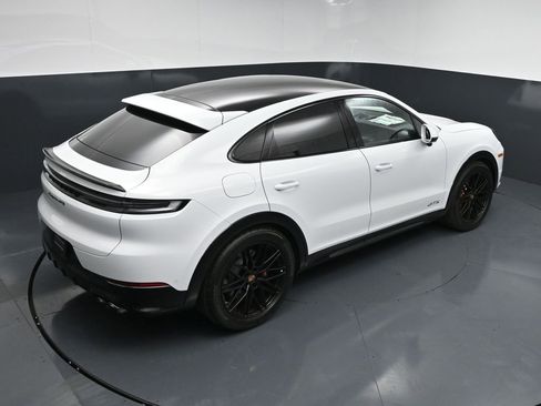 Used 2026 Porsche Cayenne GTS image 17