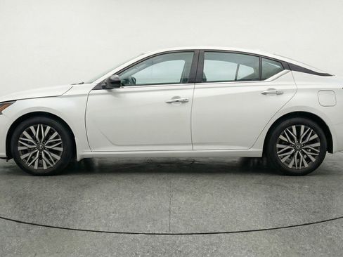 Used 2025 Nissan Altima 2.5 SV image 5