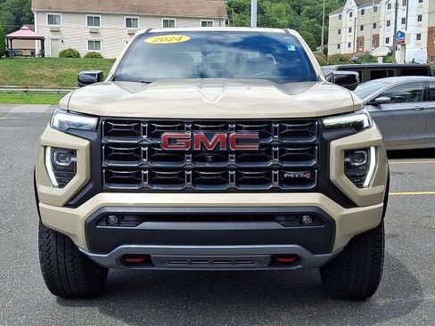 Used 2024 GMC Canyon AT4 w/ AT4 Premium Package AWD/4WD image 2