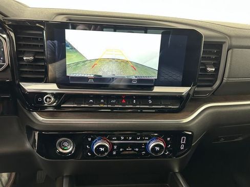Used 2023 GMC Sierra 1500 SLT w/ SLT Convenience Package AWD/4WD image 23