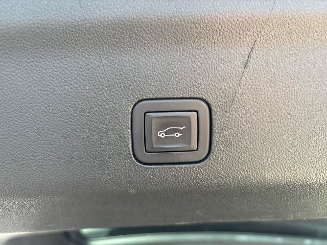 Used 2026 Chevrolet Suburban Z71 AWD/4WD image 9