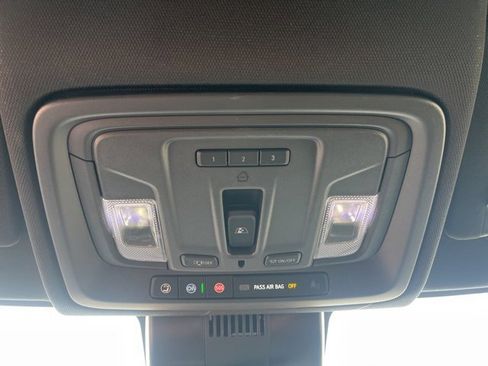 Used 2025 Chevrolet Silverado 1500 High Country image 37