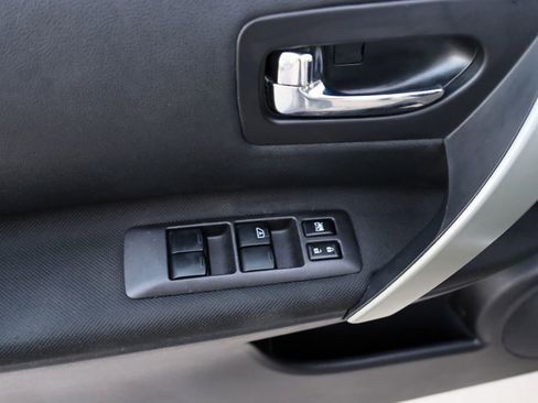 Used 2014 Nissan Rogue S image 11