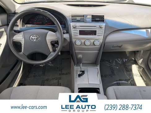 Used 2011 Toyota Camry LE image 10