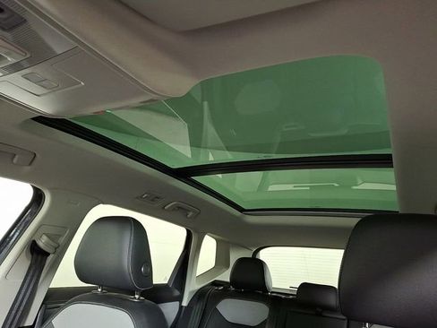 Used 2022 Volkswagen Taos SEL image 16